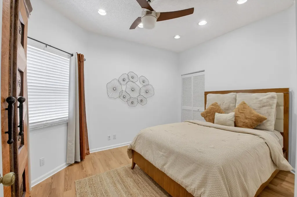 6694 NW 26th Way Boca Raton FL 33496