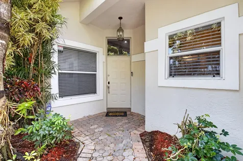 6694 NW 26th Way Boca Raton FL 33496