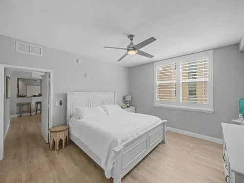 806 E Windward Way Lantana FL 33462