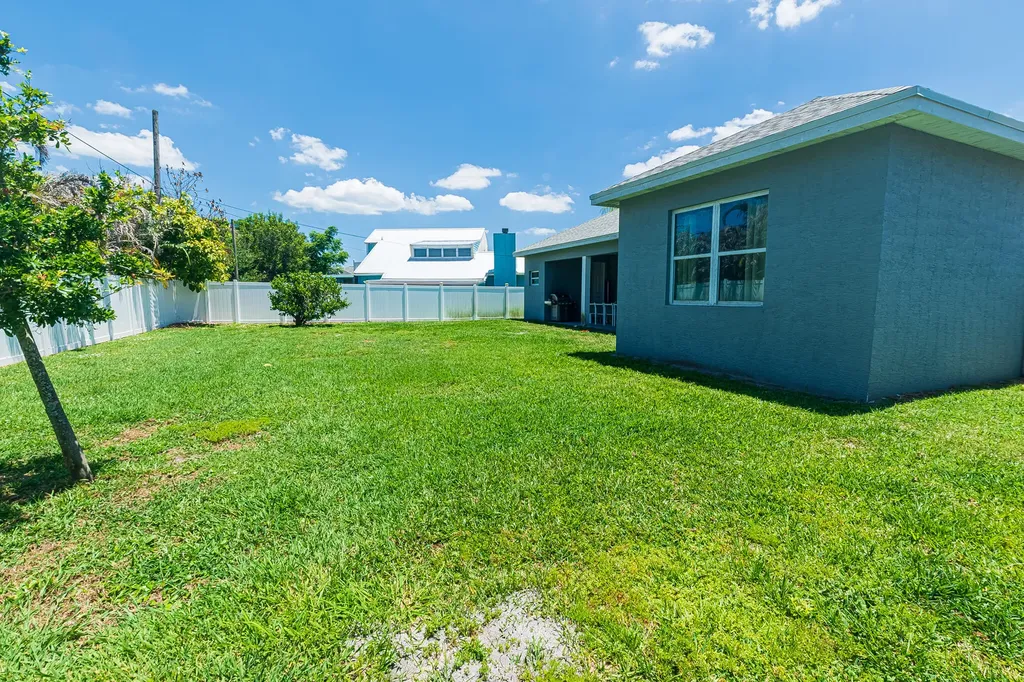 1201 SE Mendavia Avenue Port St Lucie FL 34952