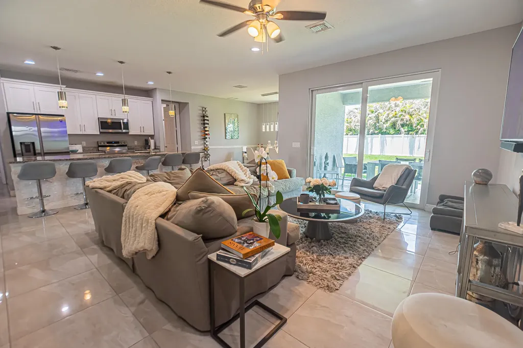 1201 SE Mendavia Avenue Port St Lucie FL 34952
