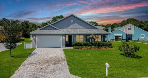 1201 SE Mendavia Avenue Port St Lucie FL 34952