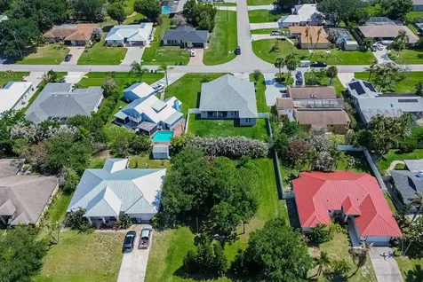 1201 SE Mendavia Avenue Port St Lucie FL 34952