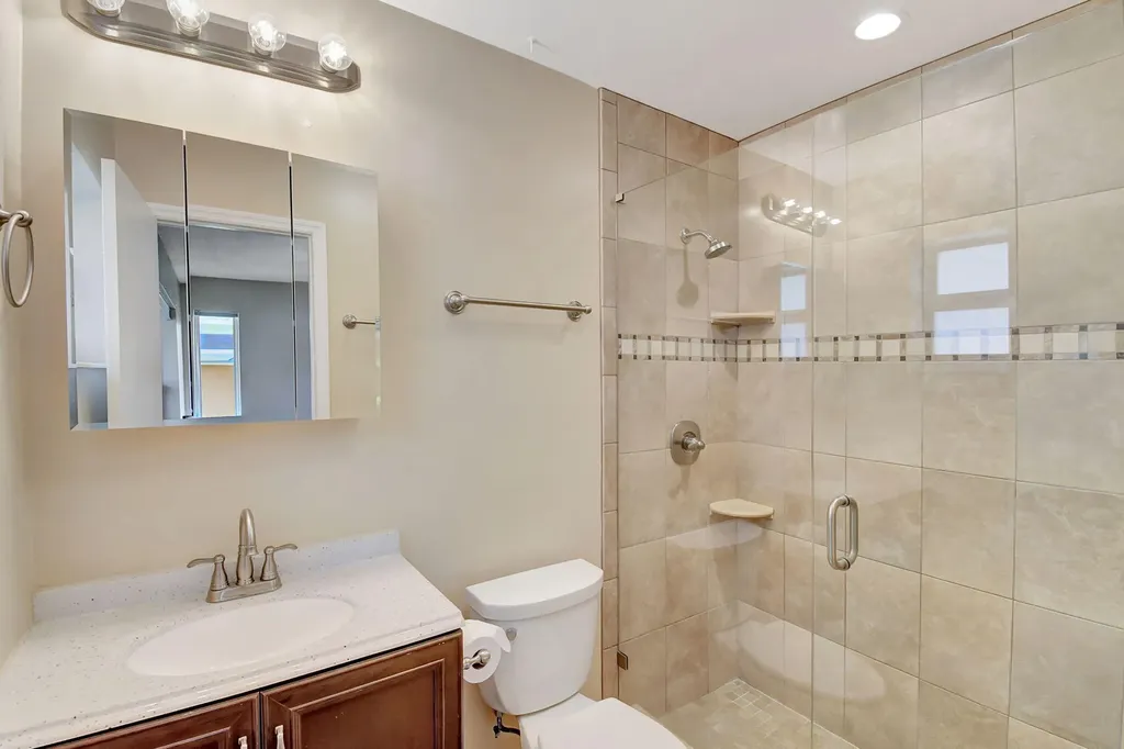 2757 NE 29th Avenue Lighthouse Point FL 33064