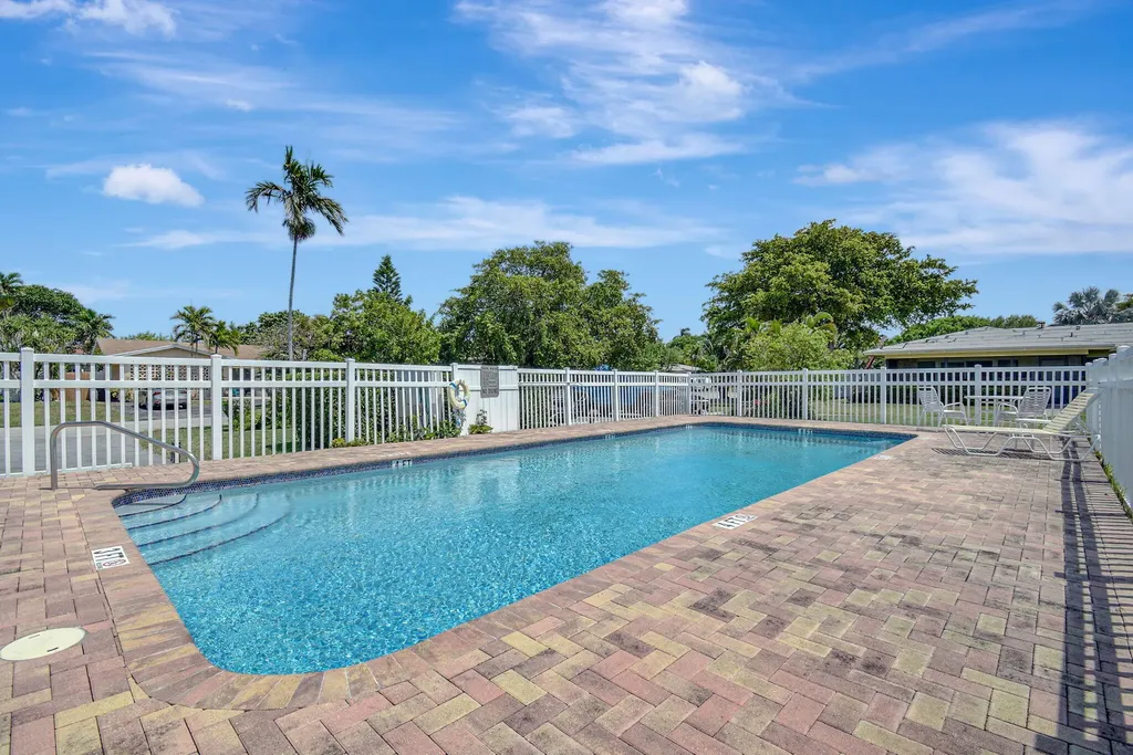 2757 NE 29th Avenue Lighthouse Point FL 33064
