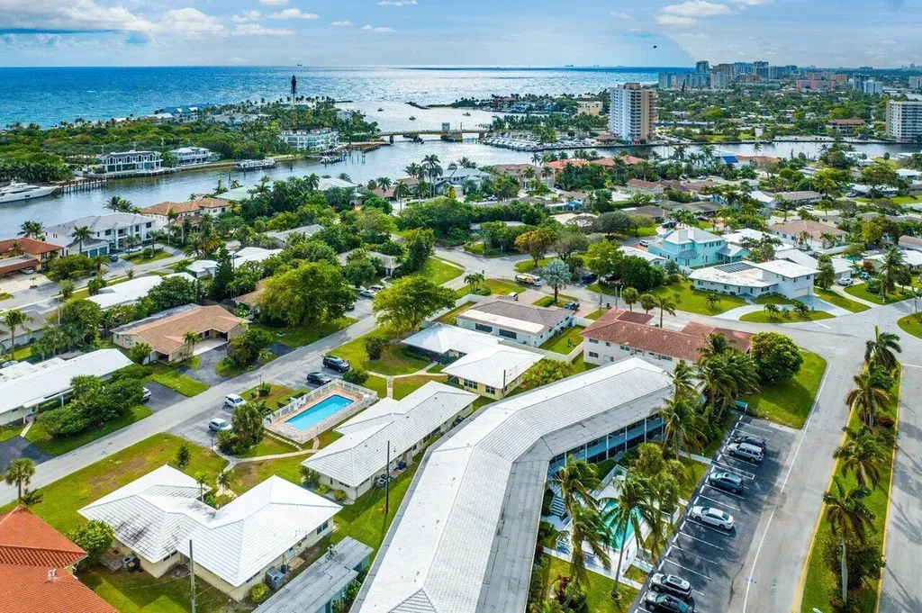 2757 NE 29th Avenue Lighthouse Point FL 33064