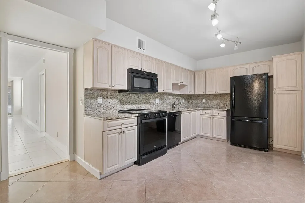 804 Cypress Grove Lane Pompano Beach FL 33069