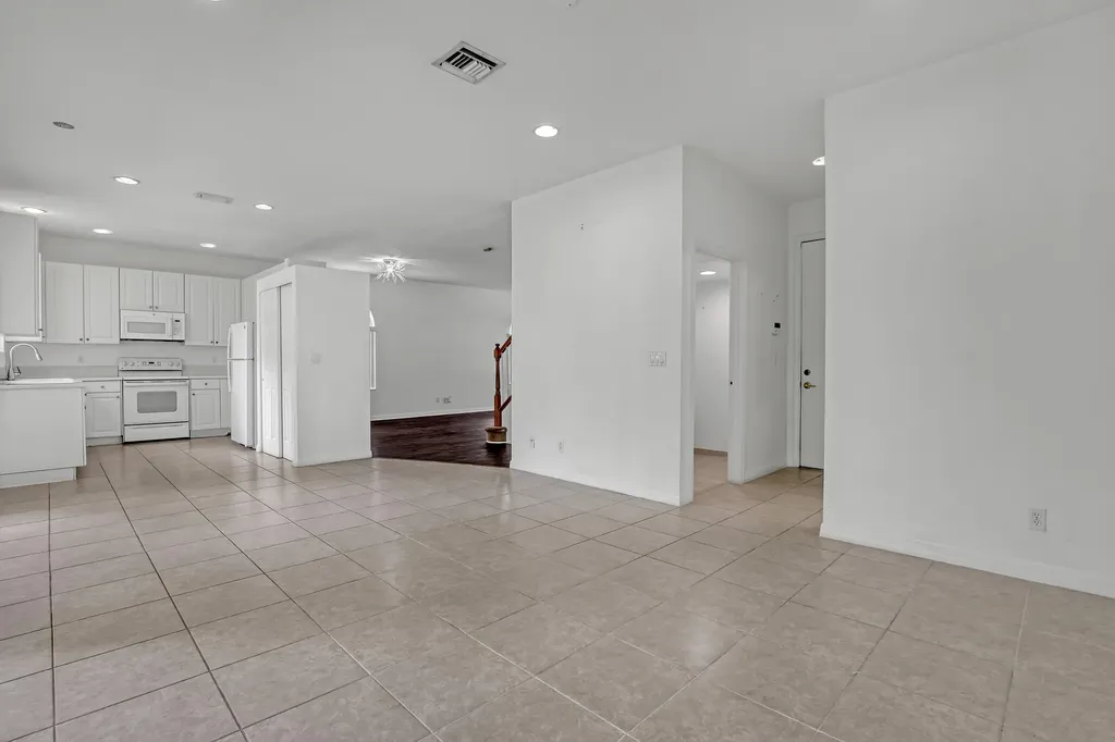 176 Bellezza Terrace Royal Palm Beach FL 33411