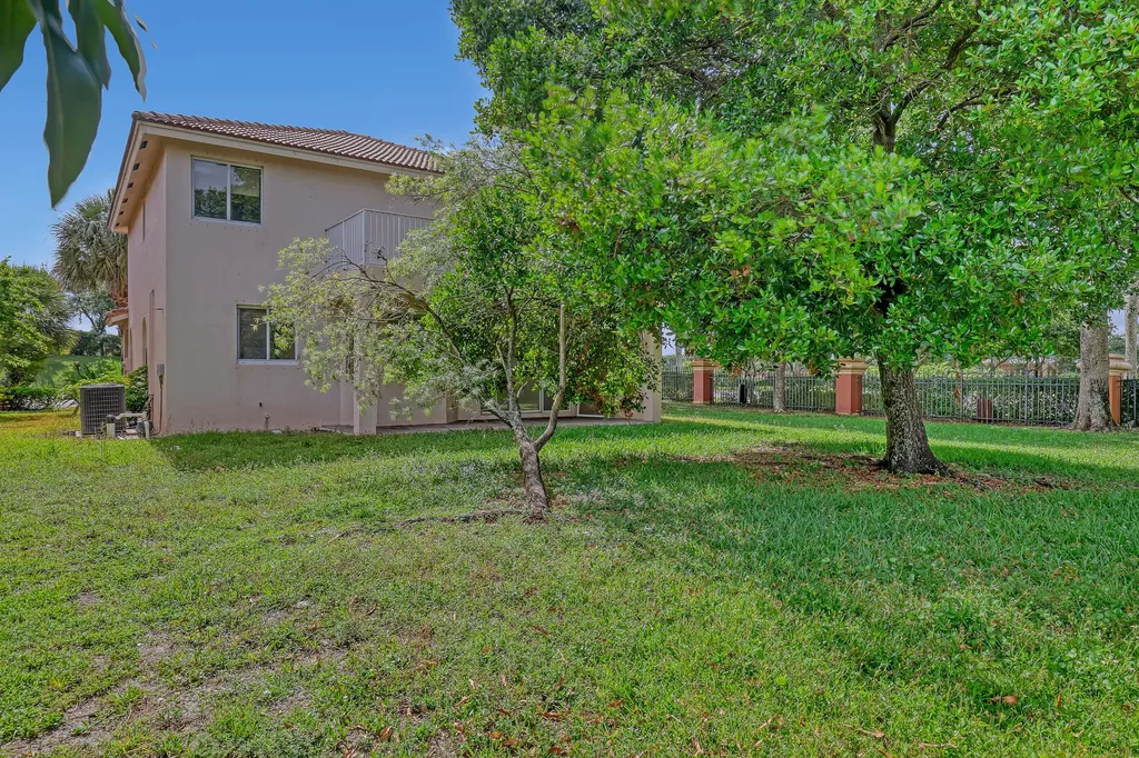 176 Bellezza Terrace Royal Palm Beach FL 33411