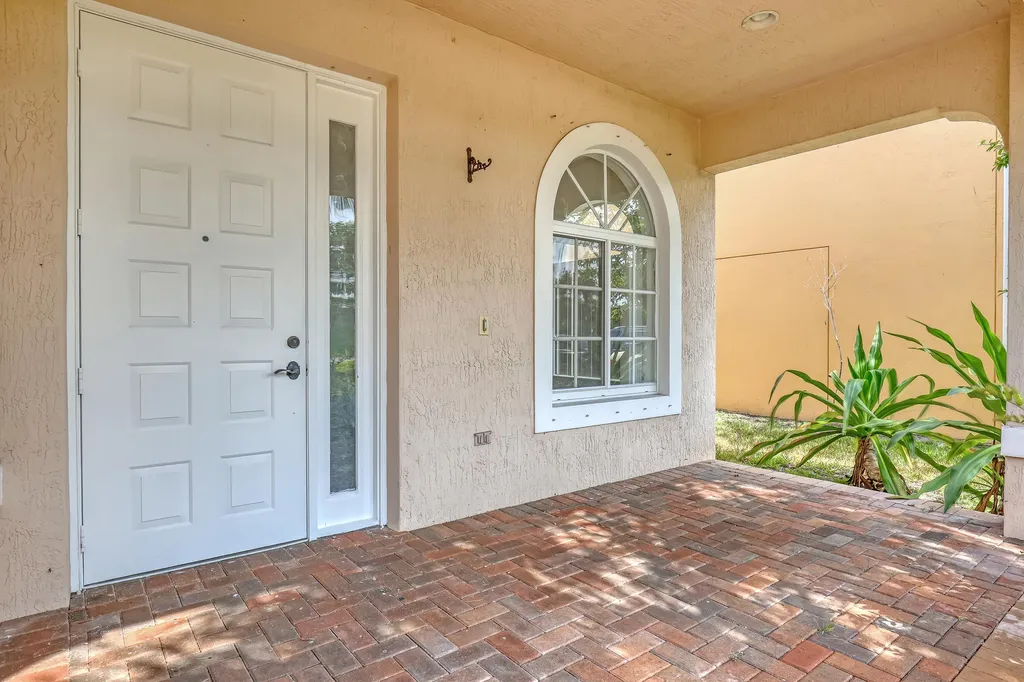 176 Bellezza Terrace Royal Palm Beach FL 33411