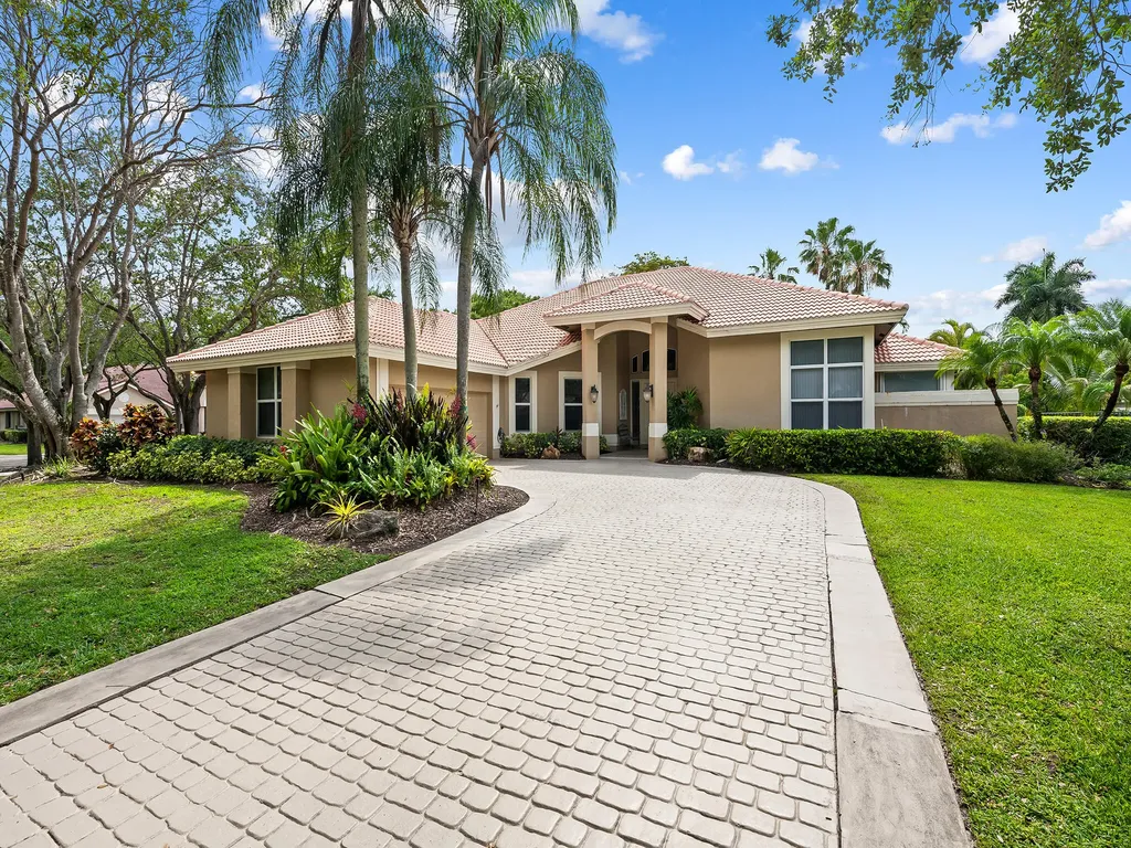 1207 Manor Drive S Weston FL 33326