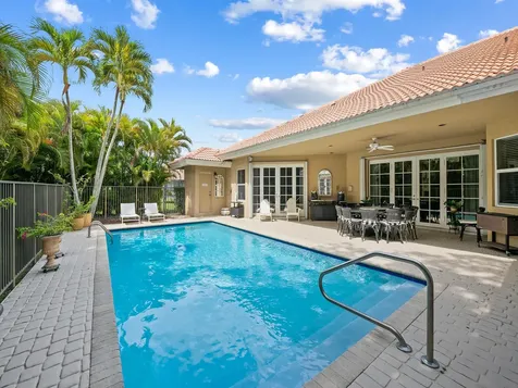 1207 Manor Drive S Weston FL 33326