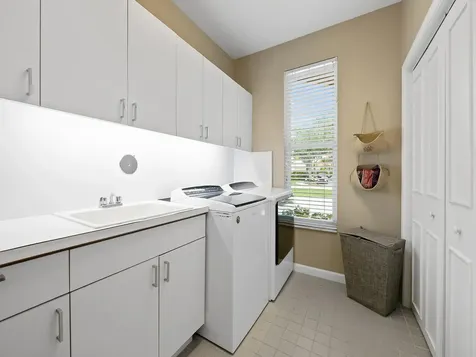 1207 Manor Drive S Weston FL 33326