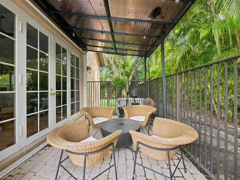 1207 Manor Drive S Weston FL 33326
