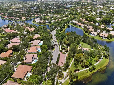 1207 Manor Drive S Weston FL 33326