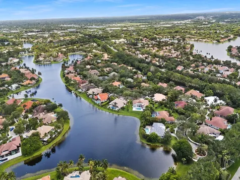 1207 Manor Drive S Weston FL 33326