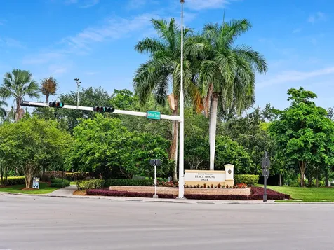 1207 Manor Drive S Weston FL 33326
