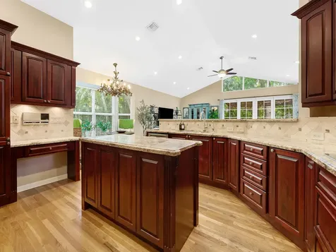 1207 Manor Drive S Weston FL 33326