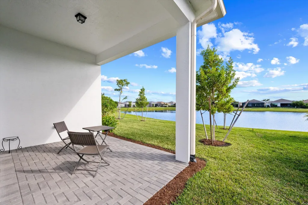 4823 Saint Armands Way Westlake FL 33470