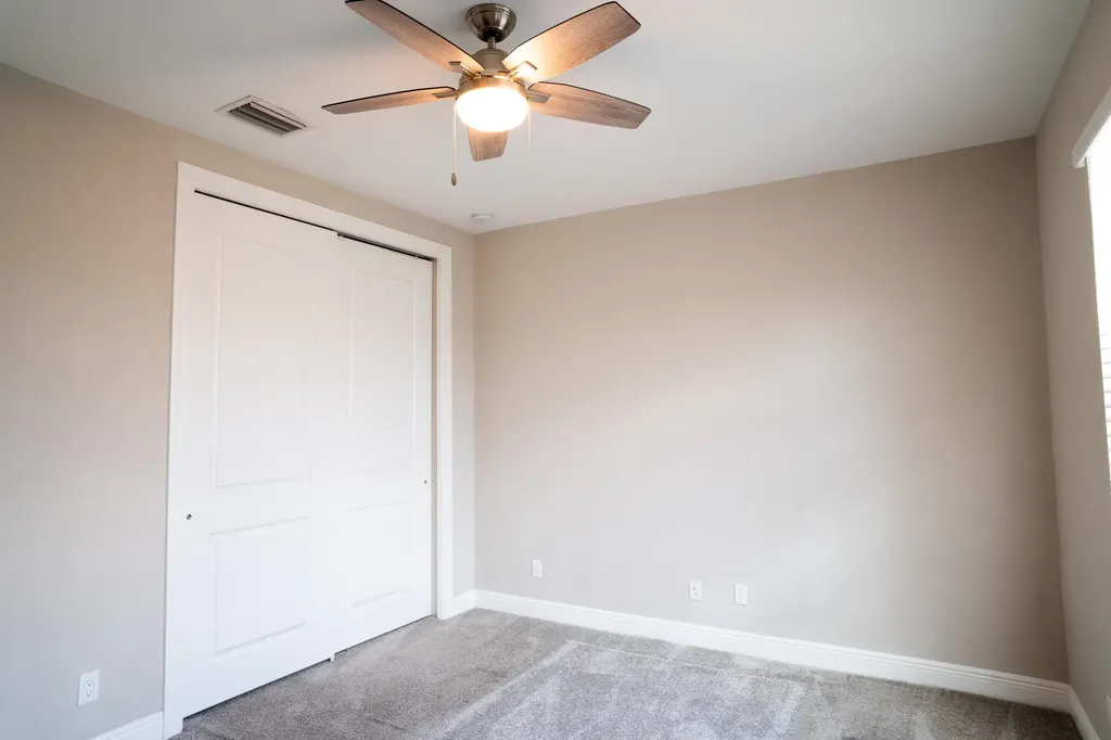 8665 E Baypoint Circle Parkland FL 33076