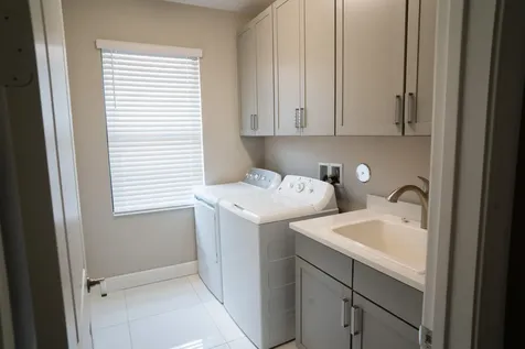 8665 E Baypoint Circle Parkland FL 33076