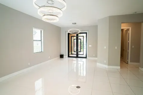 8665 E Baypoint Circle Parkland FL 33076