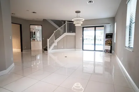 8665 E Baypoint Circle Parkland FL 33076