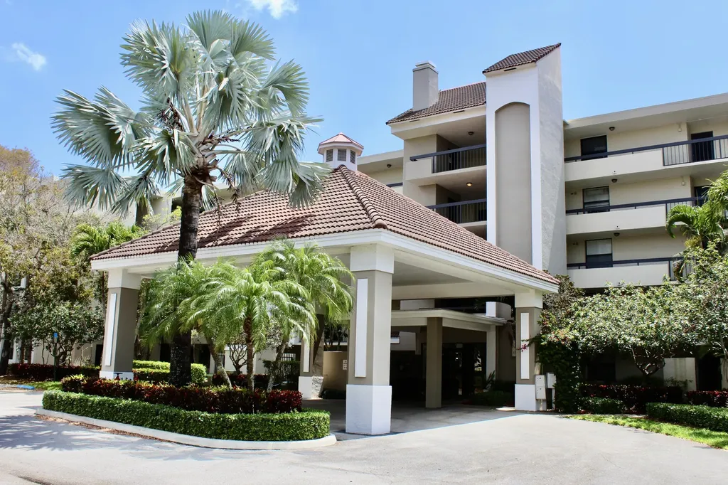 1915 Lavers Circle Delray Beach FL 33444