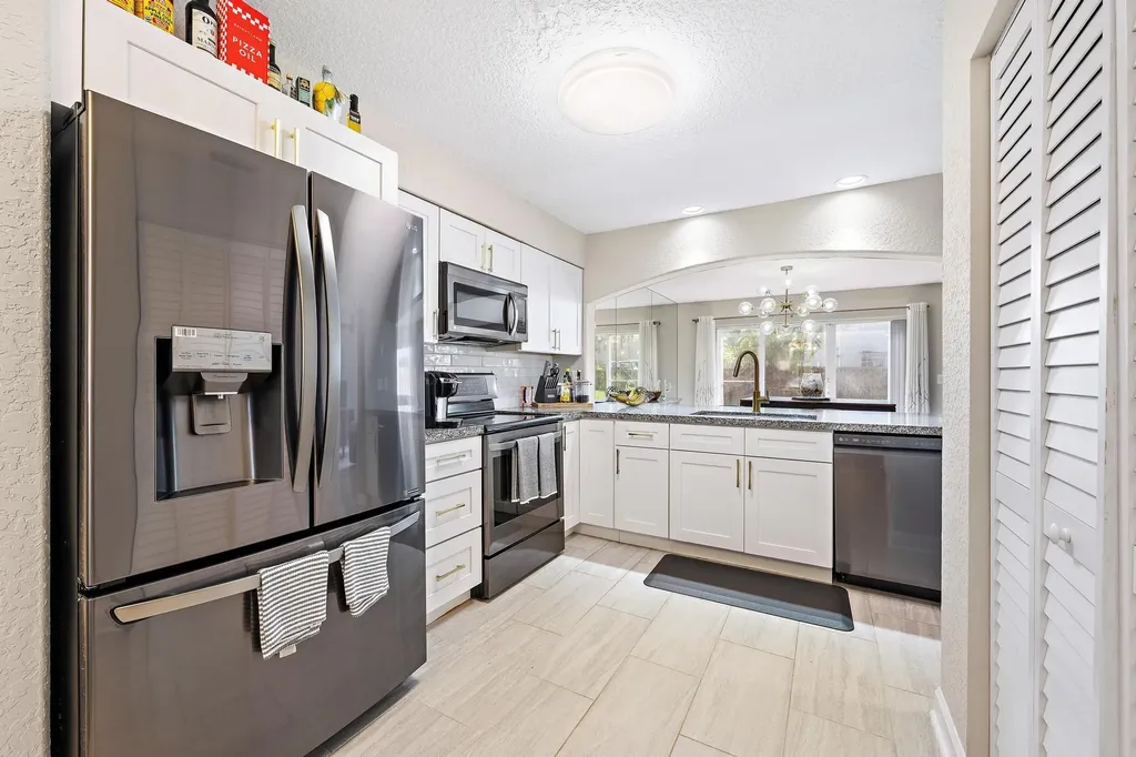 1734 SW 109th Terrace Davie FL 33324