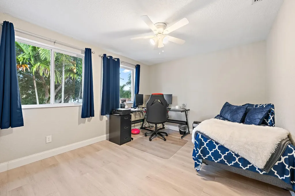 1734 SW 109th Terrace Davie FL 33324