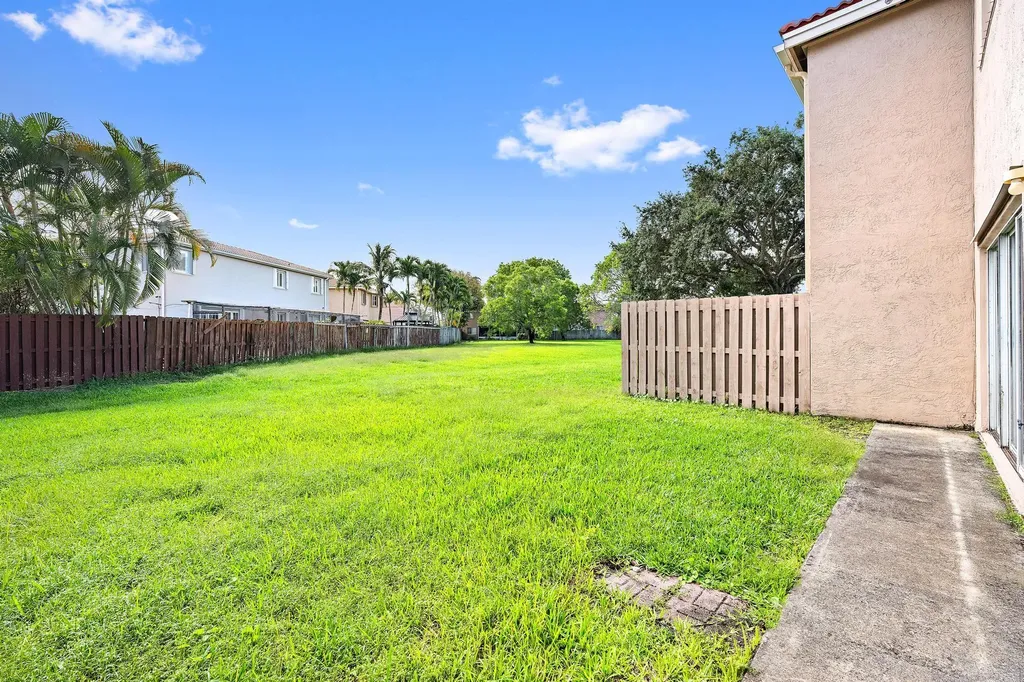 1734 SW 109th Terrace Davie FL 33324