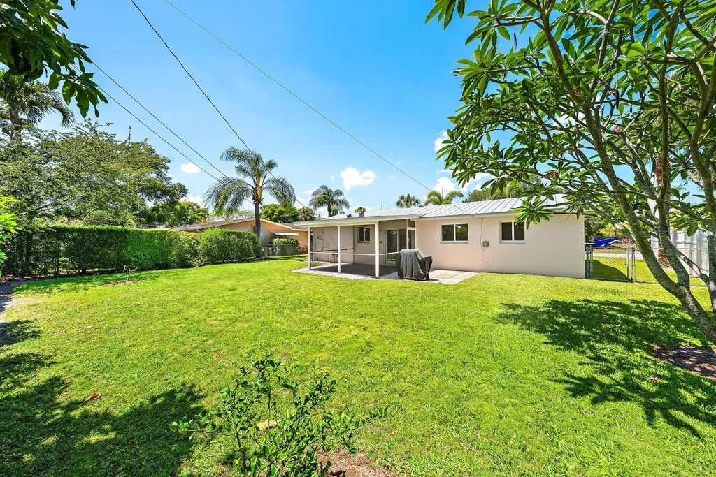 272 Holly Drive Palm Beach Gardens FL 33410
