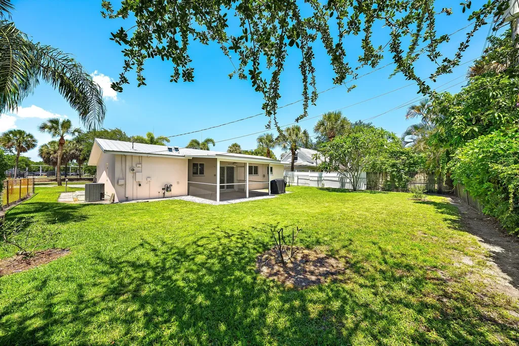 272 Holly Drive Palm Beach Gardens FL 33410