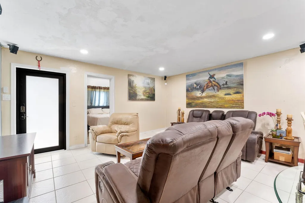 4727 Myrtle Lane West Palm Beach FL 33417