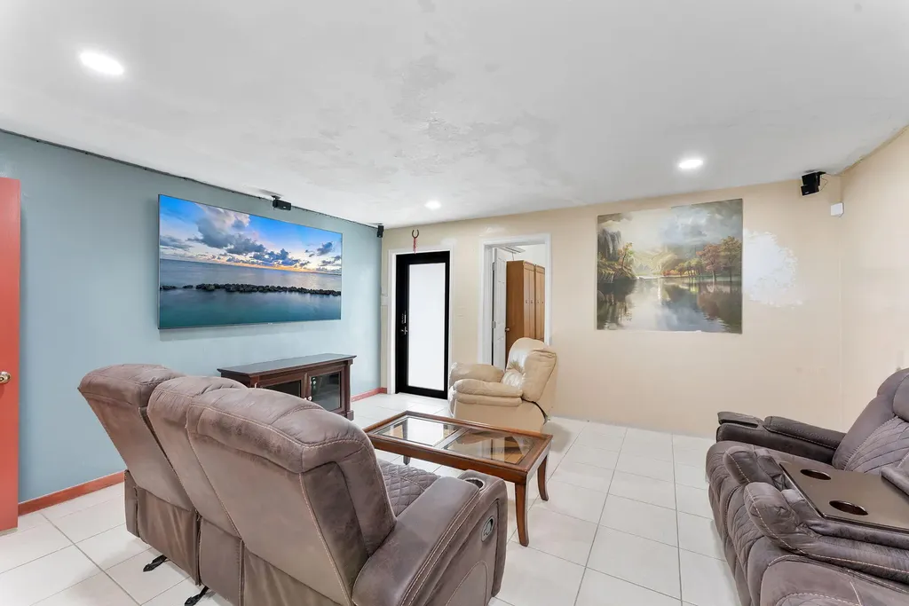 4727 Myrtle Lane West Palm Beach FL 33417