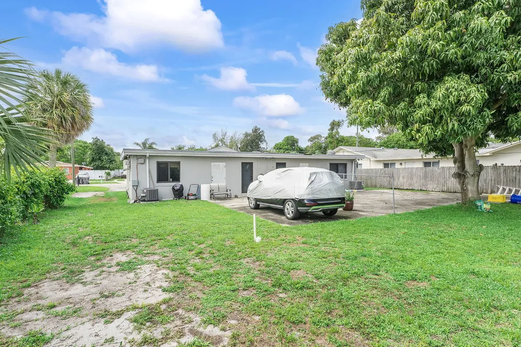 4727 Myrtle Lane West Palm Beach FL 33417