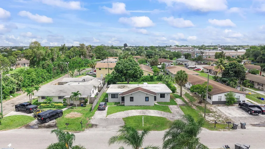 4727 Myrtle Lane West Palm Beach FL 33417