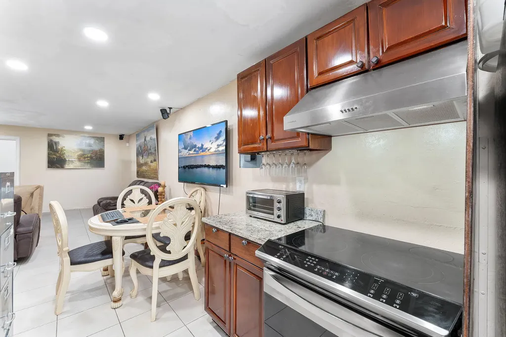 4727 Myrtle Lane West Palm Beach FL 33417