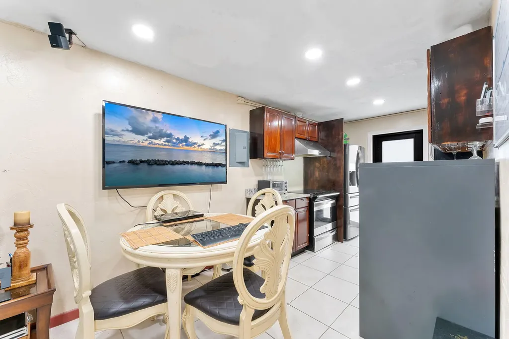 4727 Myrtle Lane West Palm Beach FL 33417