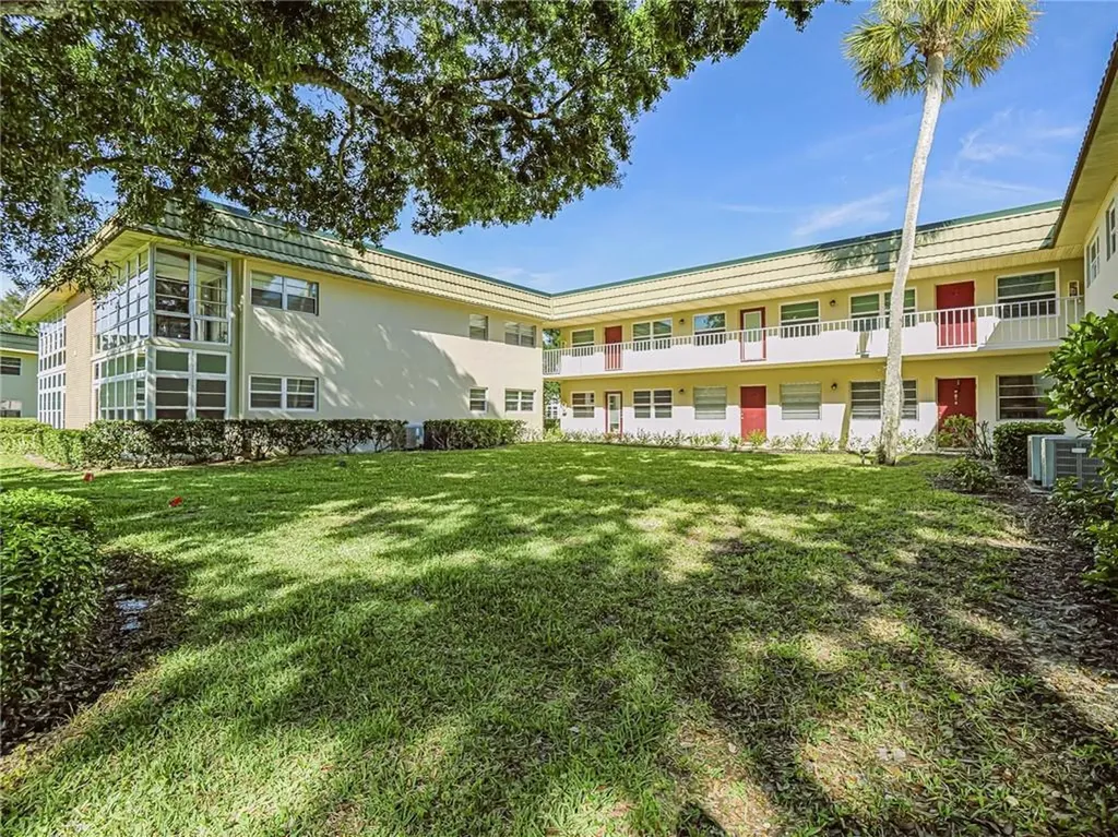 3 Vista Gardens Trail Vero Beach FL 32962
