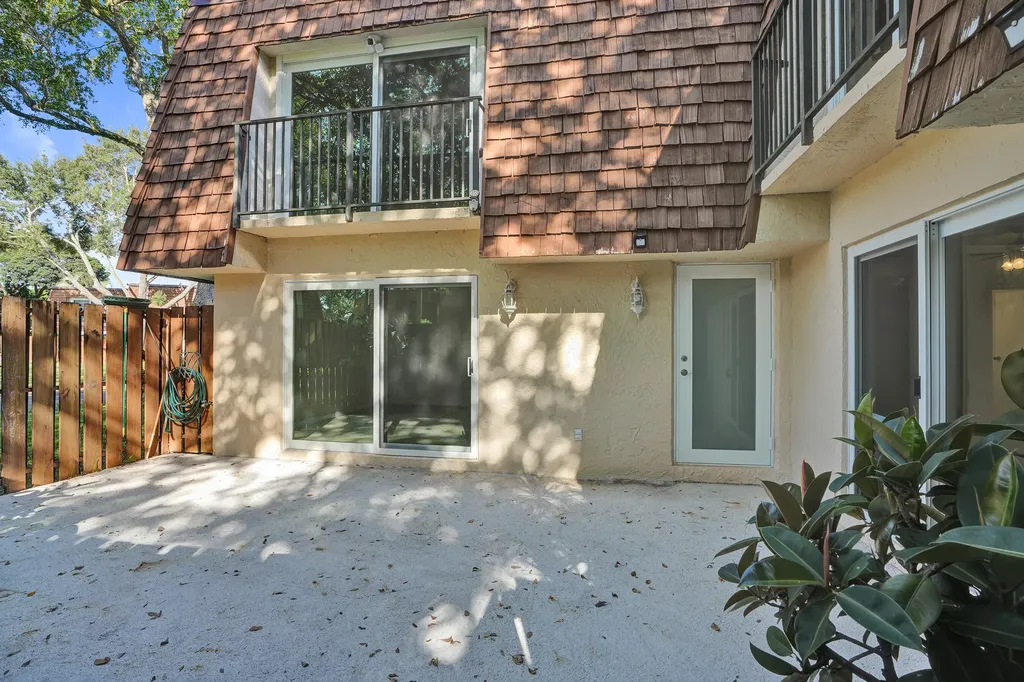 9110 SW 22nd Court Davie FL 33324
