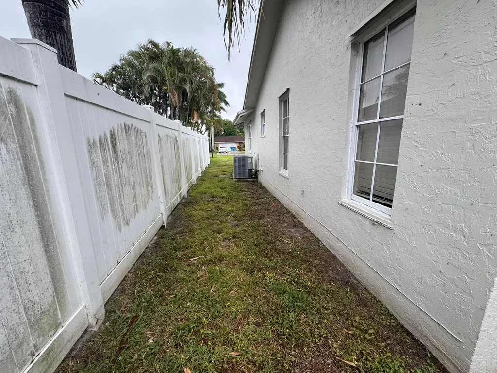 589 Cashiers Drive West Palm Beach FL 33413