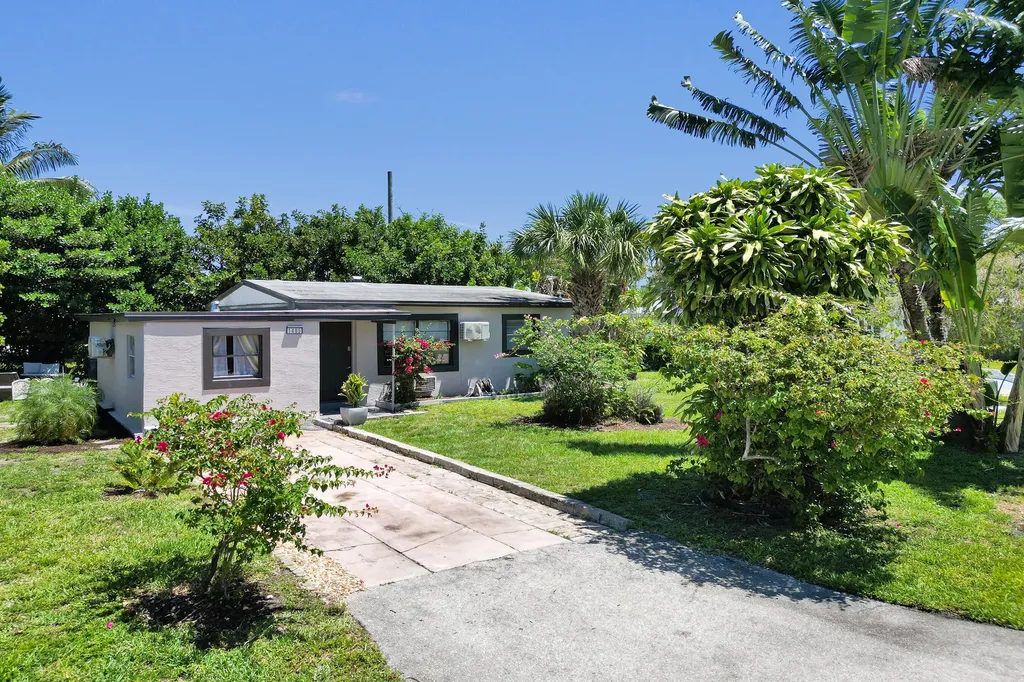 1465 NE 27th Street Pompano Beach FL 33064
