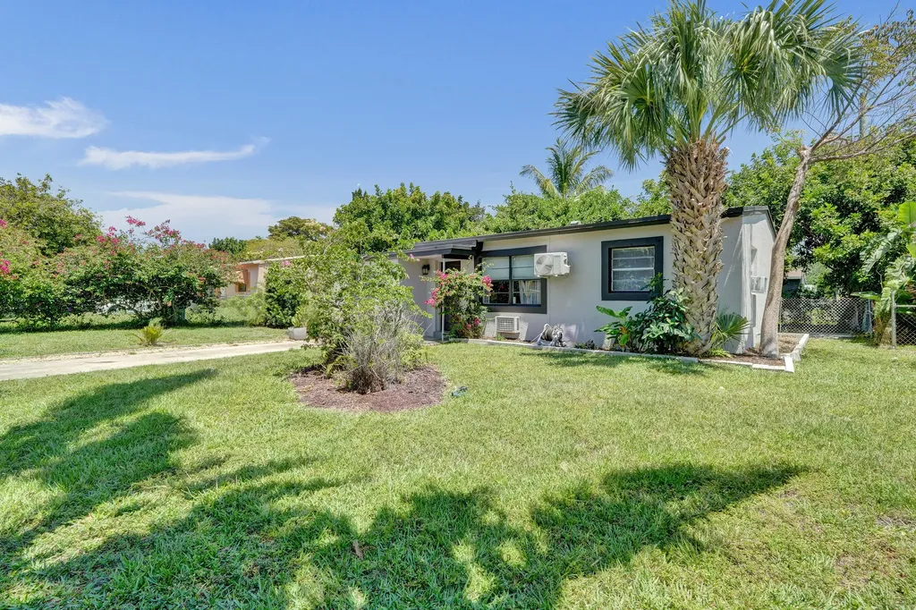 1465 NE 27th Street Pompano Beach FL 33064