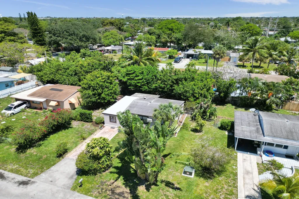 1465 NE 27th Street Pompano Beach FL 33064