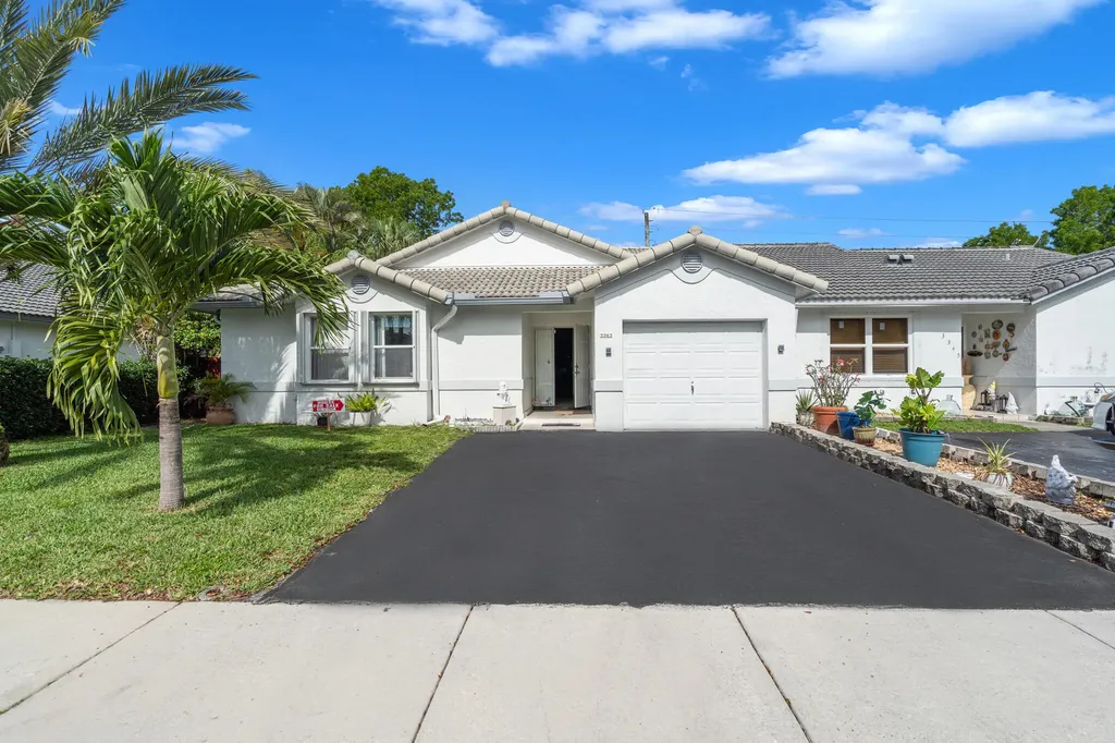 3343 NW 79th Way Davie FL 33024