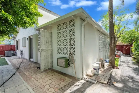 3343 NW 79th Way Davie FL 33024