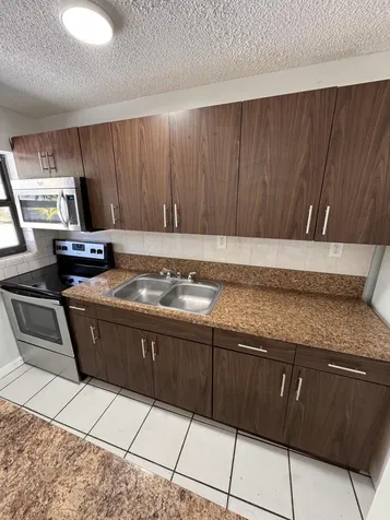 1113 SW 15th Terrace Fort Lauderdale FL 33312