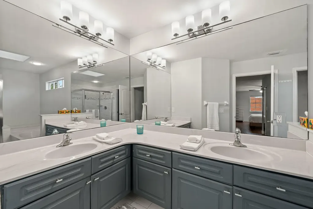 33 Monterey Pointe Drive Palm Beach Gardens FL 33418