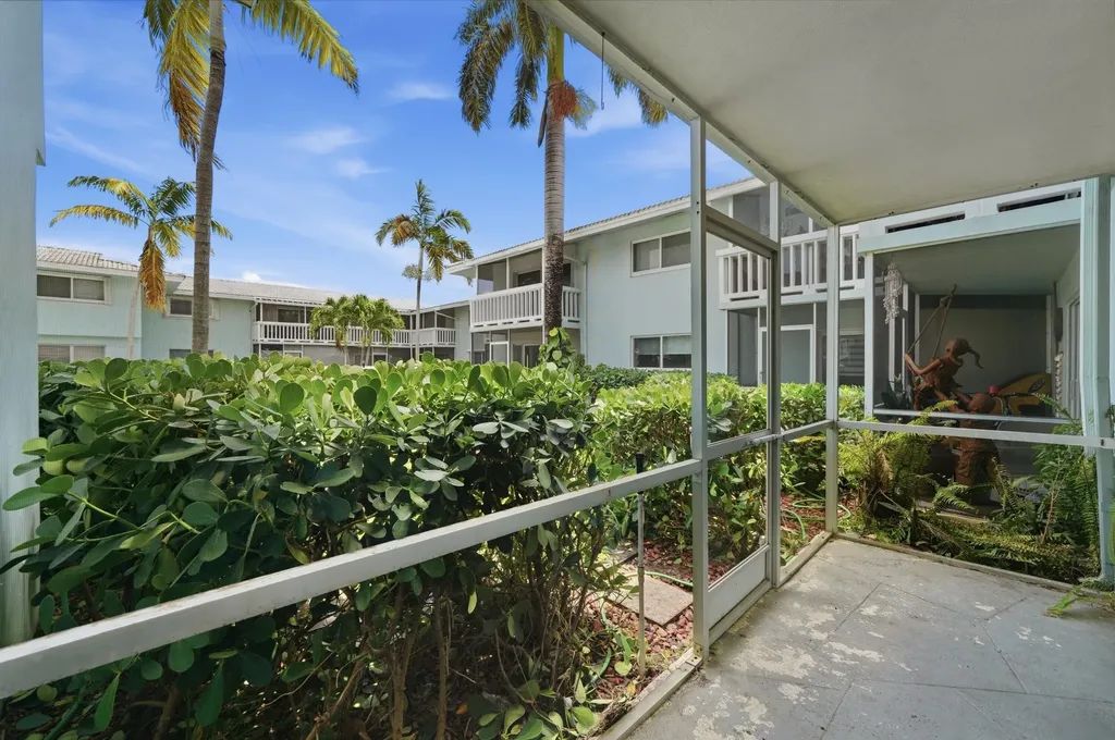 322 N Federal Highway Deerfield Beach FL 33441